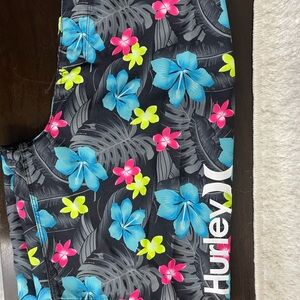 Hurley Board Shorts flawless! 🏄‍♂️